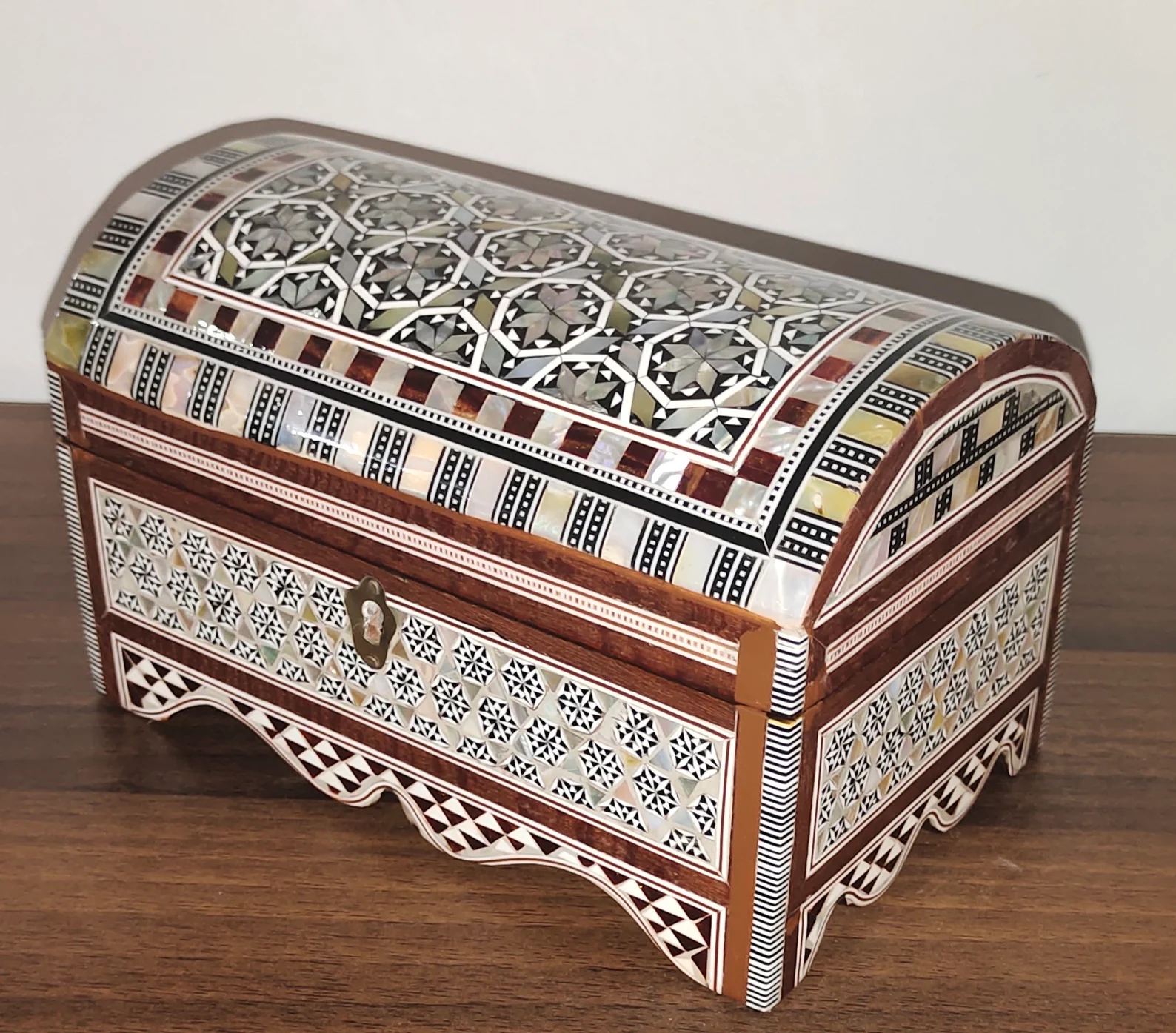 Handcrafted Egyptian Wood Jewelry Box — Mother of Pearl Inlay (Domed Lid)