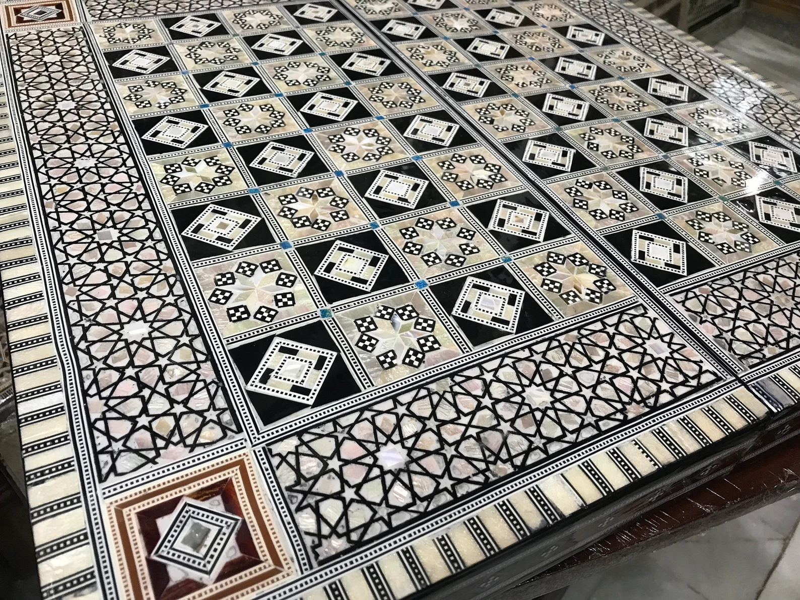 Handcrafted Egyptian Backgammon & Chess Board — Mother of Pearl Inlay (21 in) - Image 5