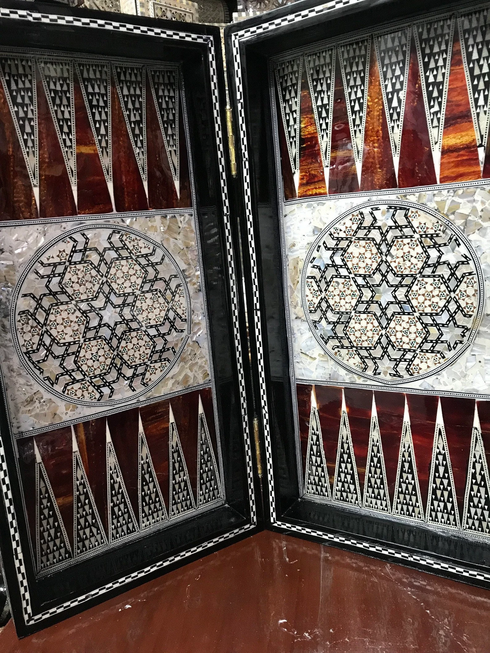 Handcrafted Egyptian Backgammon & Chess Board — Mother of Pearl Inlay (21 in) - Image 2